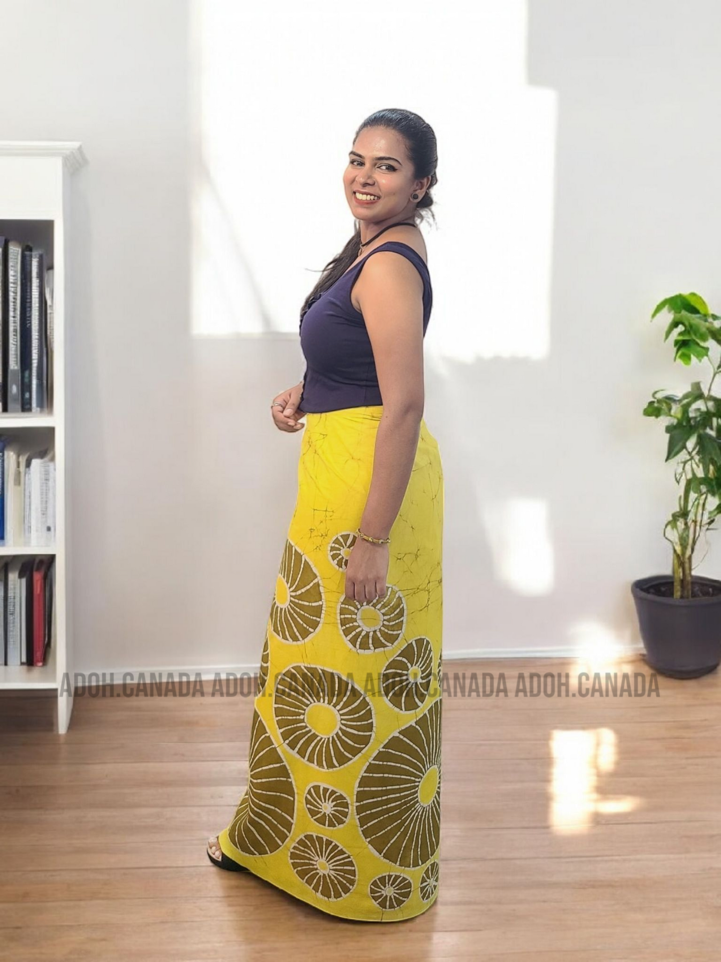 LU1326 - Yellow with round designed Batik Lungi Skirt |Ceylon Batik | Hand Made | Summer Collection | Cotton Batik Lungi | Traditional Collection