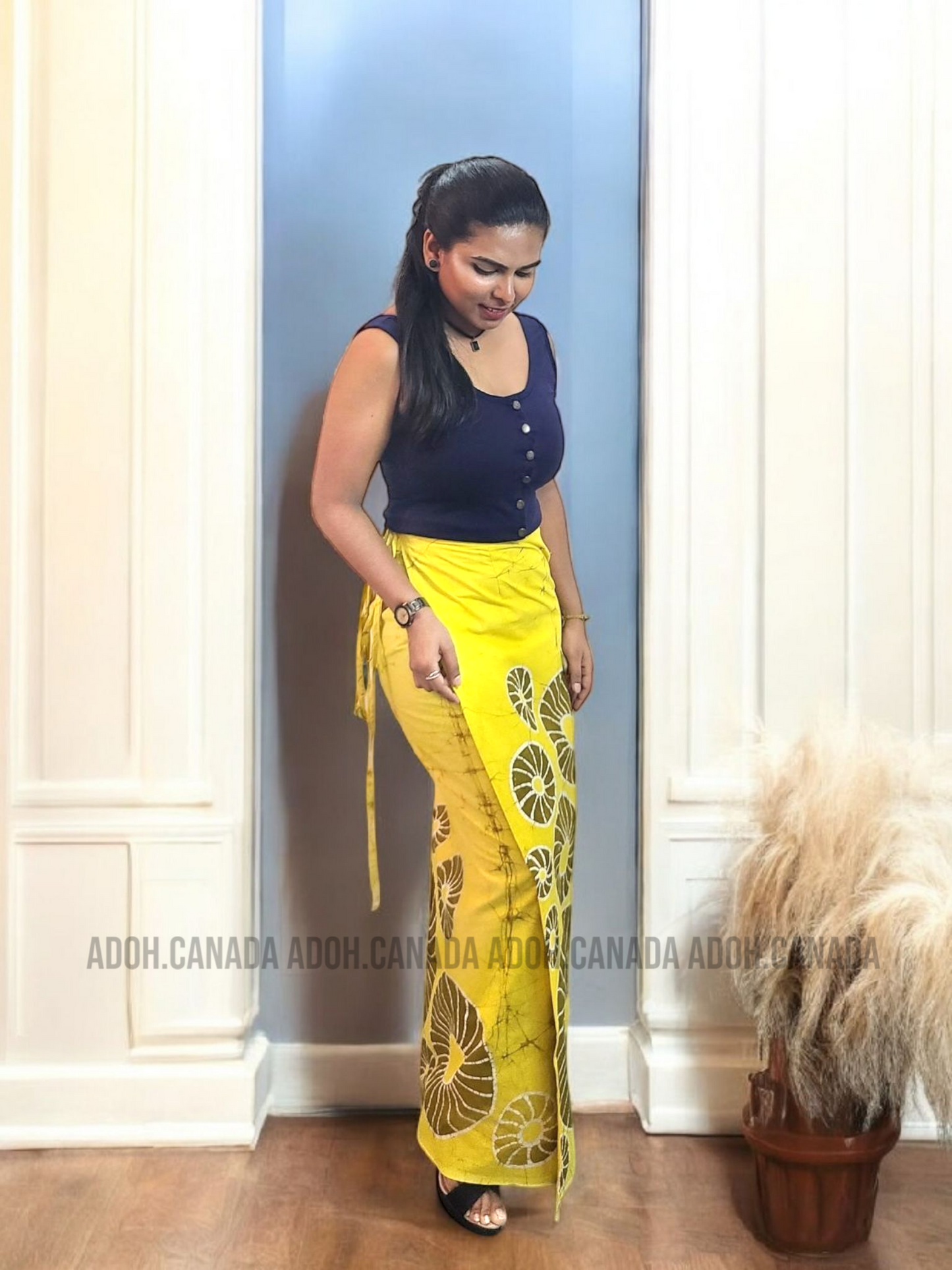LU1326 - Yellow with round designed Batik Lungi Skirt |Ceylon Batik | Hand Made | Summer Collection | Cotton Batik Lungi | Traditional Collection