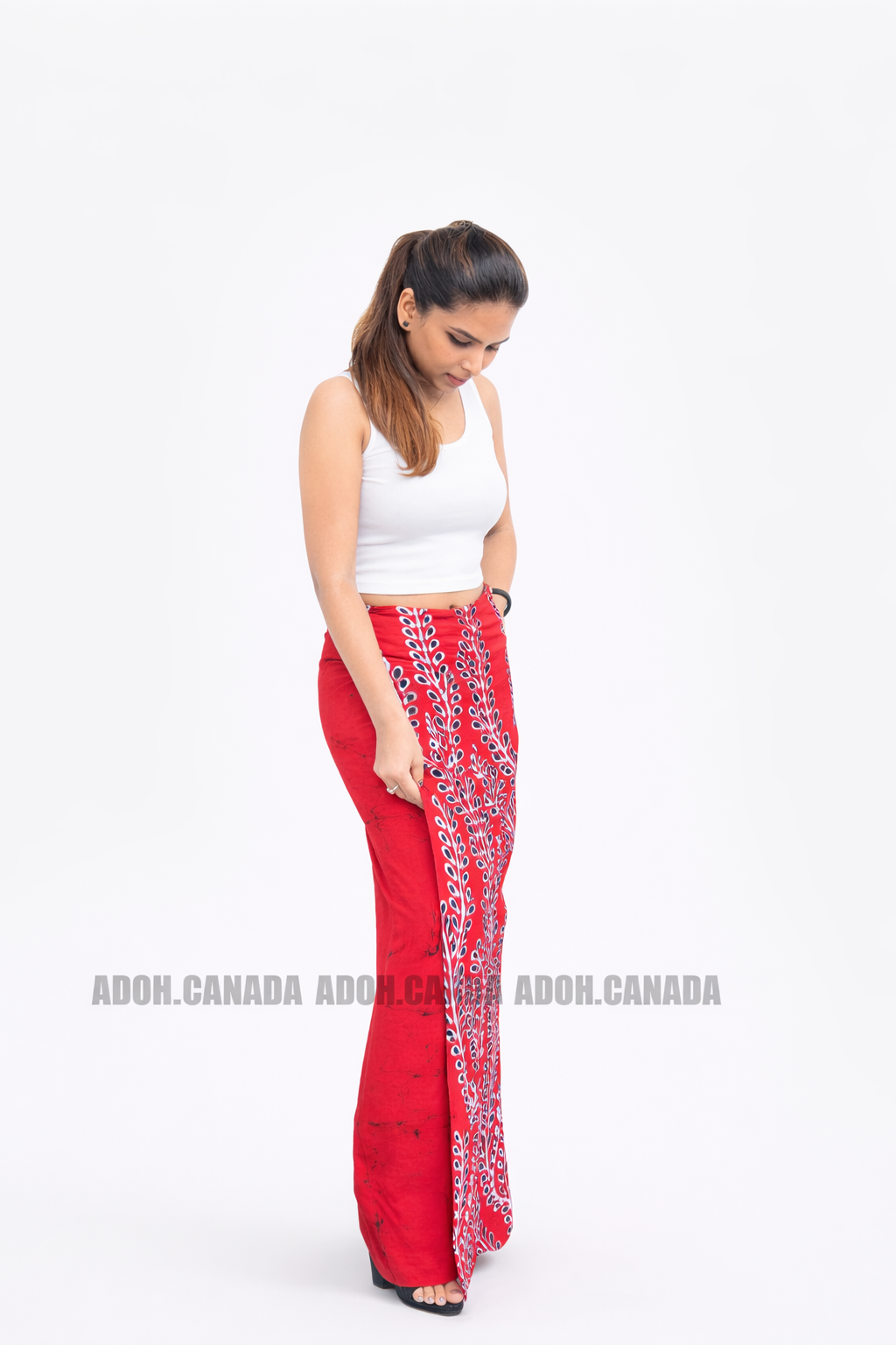 LU1618 - Full red with white leafy designed Batik Lungi Skirt |Ceylon Batik | Hand Made | Summer Collection | Cotton Batik Lungi | Traditional Collection